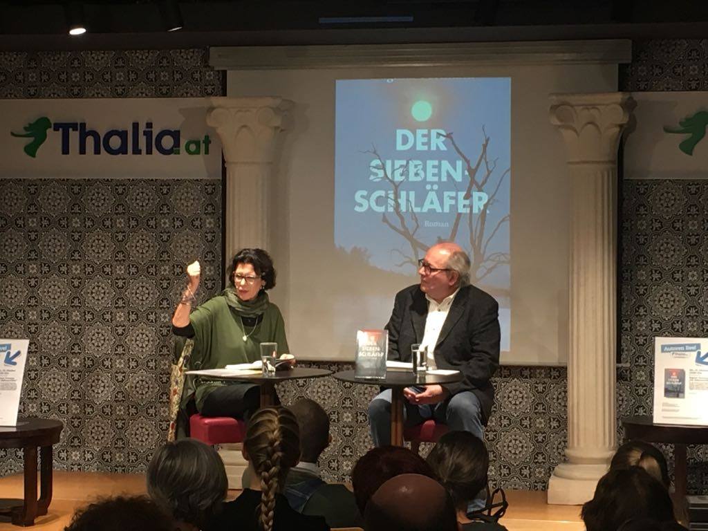 Autorin Dagmar Formann und der Journalist Gunther Baumann bei der Buchpräsentation am 16.10.2017 in der Thalia Buchhandlung in Wien Mitte
